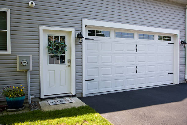 24/7 Emergency Garage Door Panel Replacement experts in Chester Gap, VA